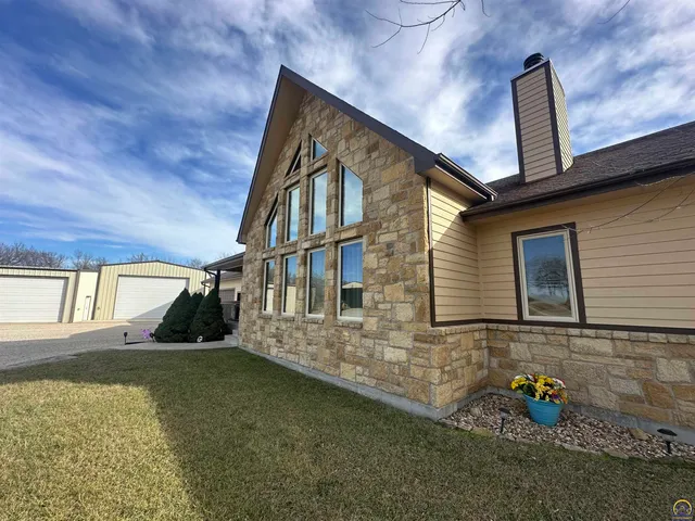 $1,200,000 | 1975 West 181st Street, Scranton, KS 66537