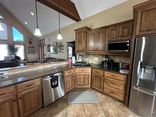 $1,200,000 | 1975 West 181st Street, Scranton, KS 66537