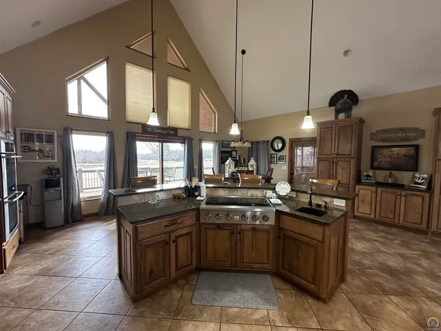 $1,200,000 | 1975 West 181st Street, Scranton, KS 66537