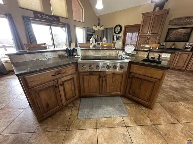 $1,200,000 | 1975 West 181st Street, Scranton, KS 66537