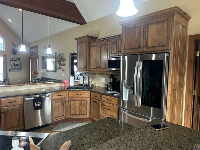 $1,200,000 | 1975 West 181st Street, Scranton, KS 66537