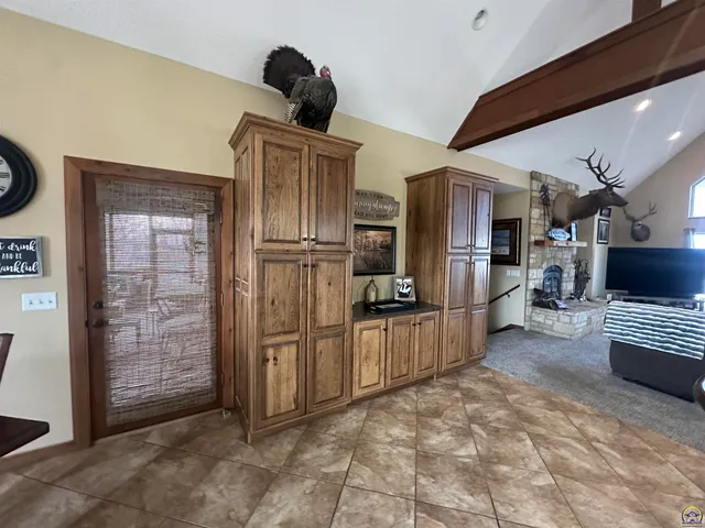 $1,200,000 | 1975 West 181st Street, Scranton, KS 66537