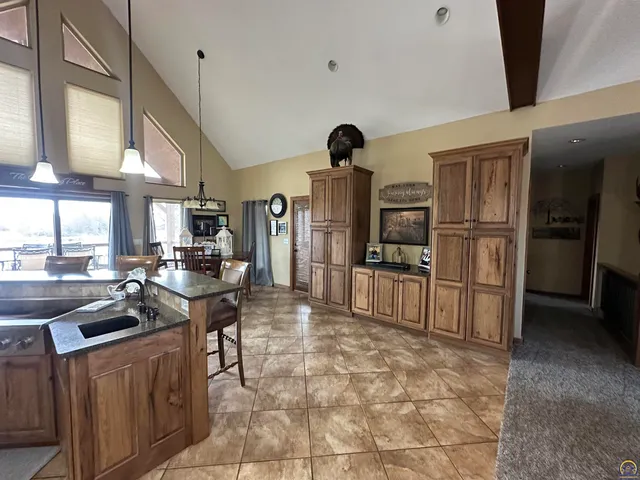 $1,200,000 | 1975 West 181st Street, Scranton, KS 66537
