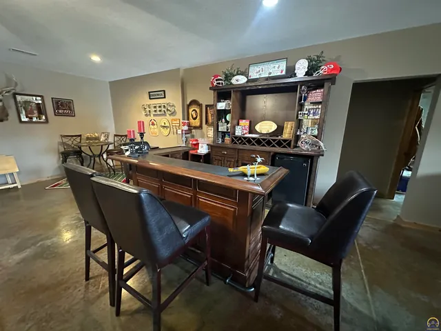 $1,200,000 | 1975 West 181st Street, Scranton, KS 66537