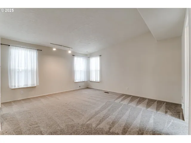 $385,000 | 5320 Burke Street, Eugene, OR 97402