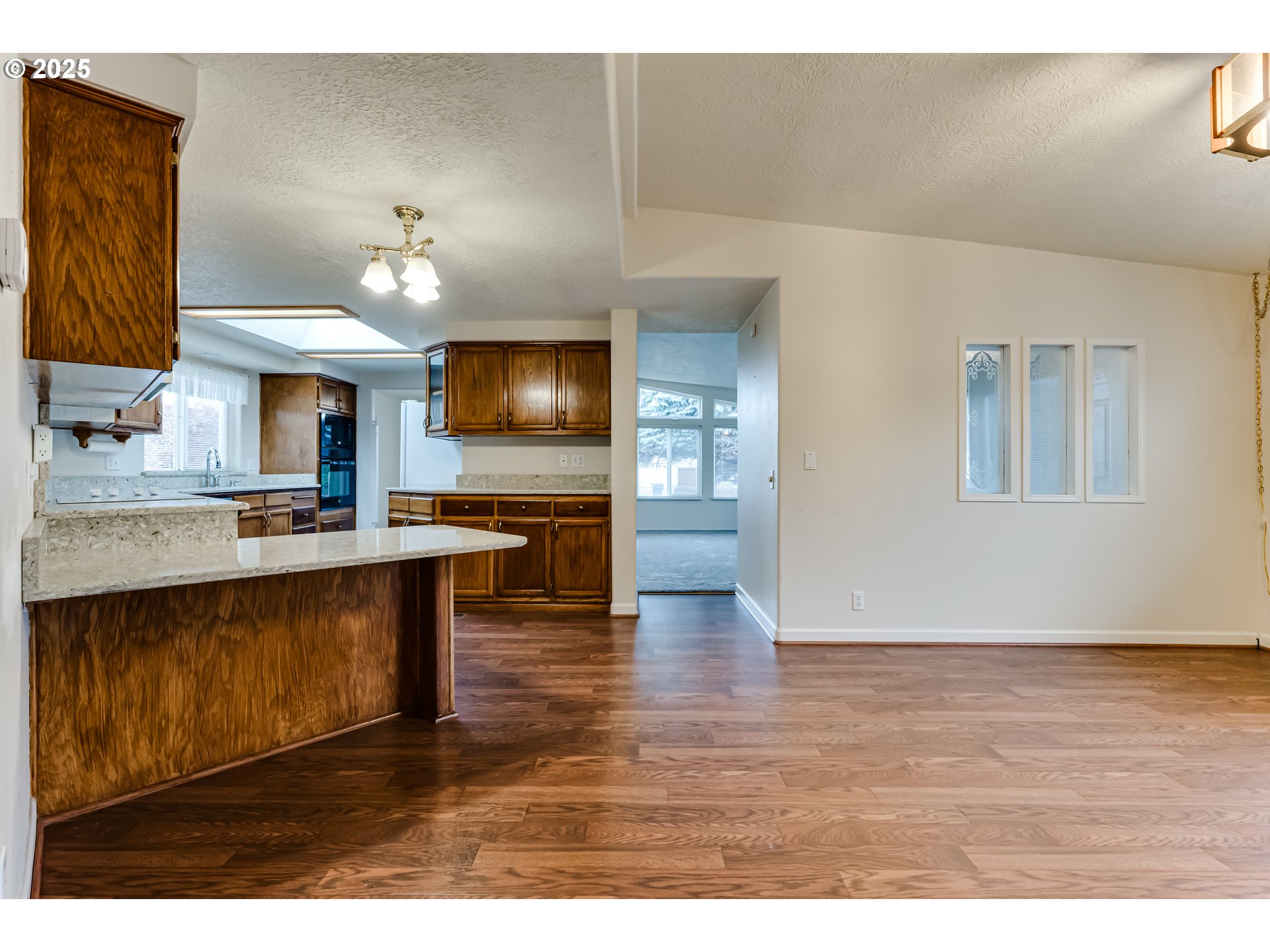 5320 Burke Street Eugene, OR 97402 - Photo 6 of 27 Family Room
