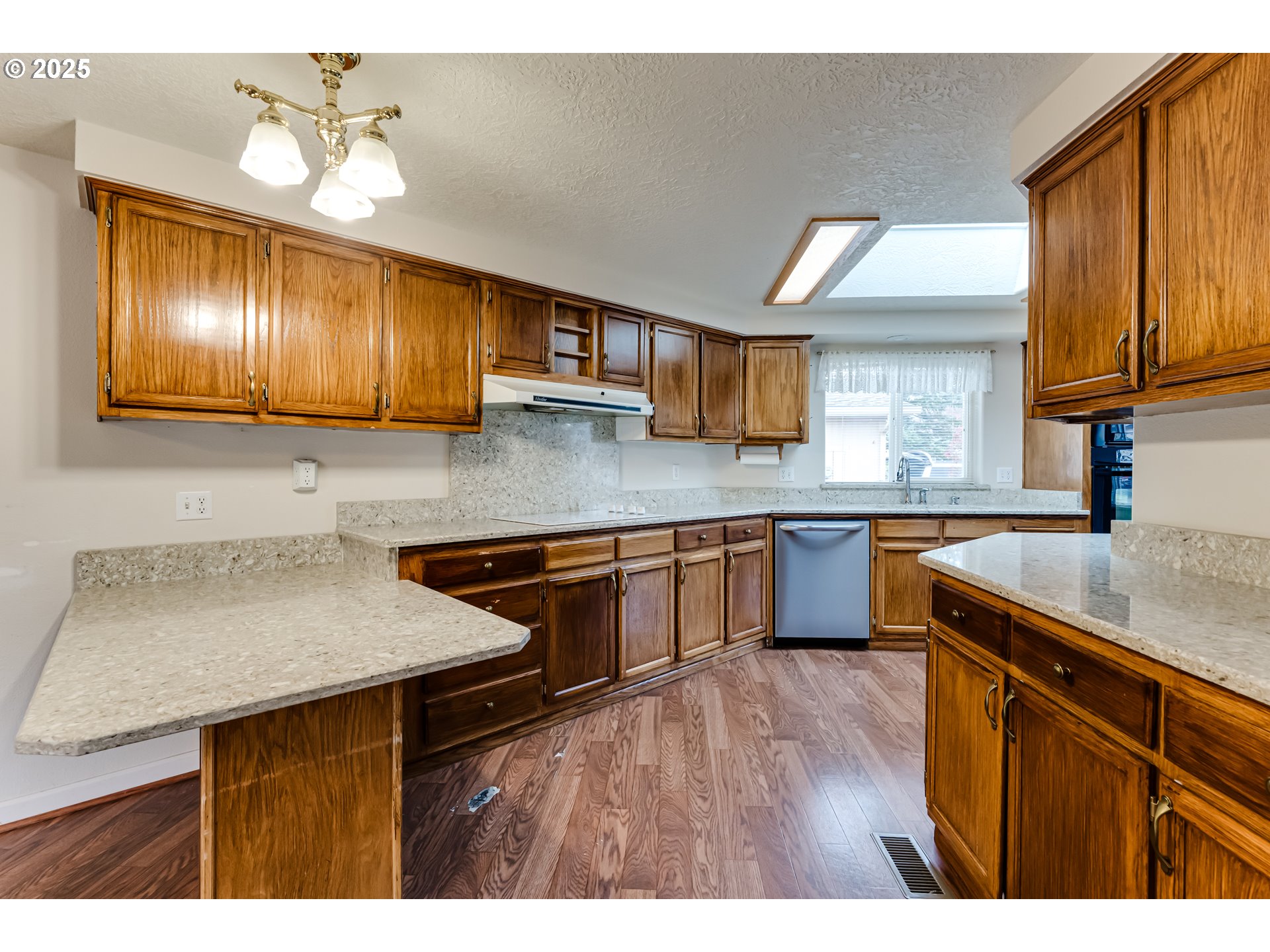 5320 Burke Street Eugene, OR 97402 - Photo 8 of 27 Kitchen