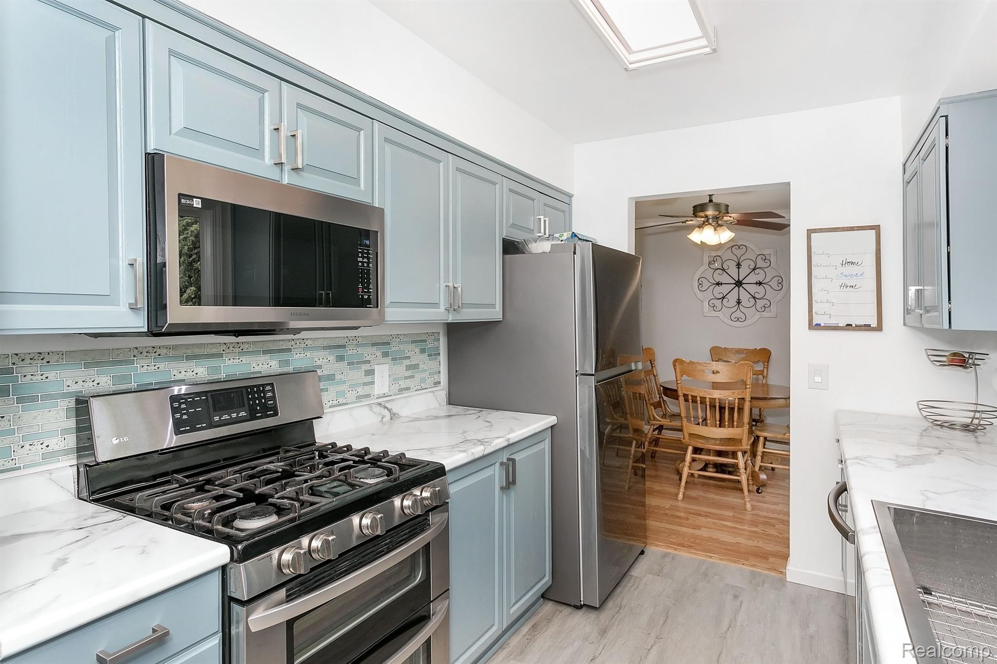 1024 Hayfield Road Rochester, MI 48306 - Photo 13 of 41 Samsung Stainless suite of appliances