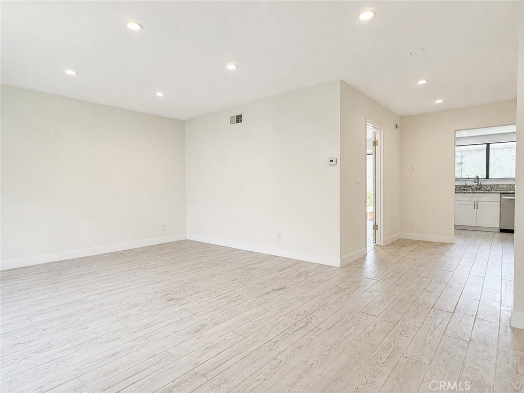 27943 Ridgebrook Court Rancho Palos Verdes, CA 90275 - Photo 6 of 42 Living Room