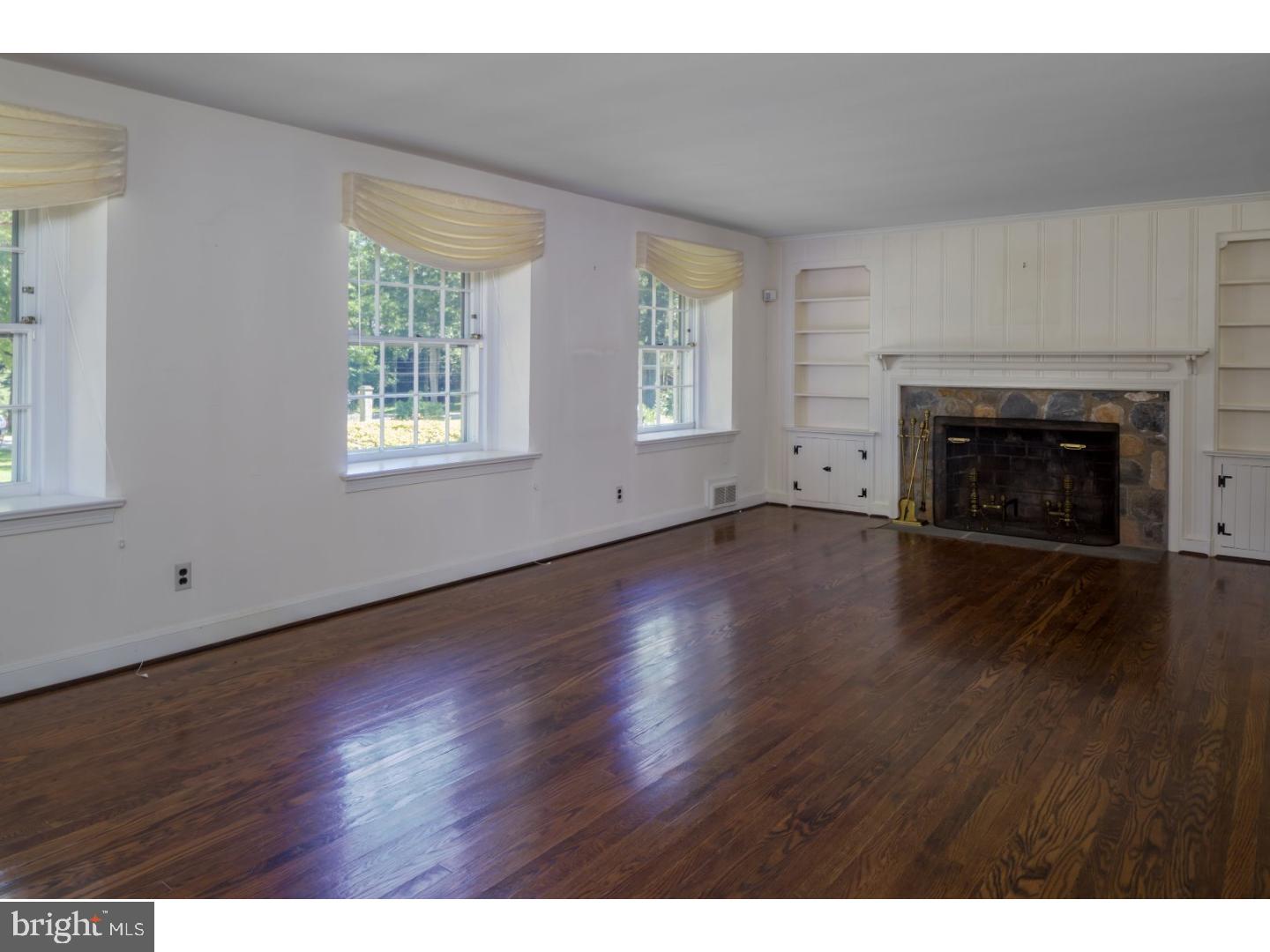 555 Moreno Road Wynnewood, PA 19096 - Photo 5 of 23 Living Room
