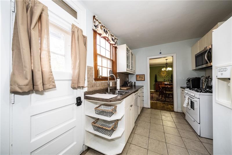 210 Arden Road Pittsburgh, PA 15216 - Photo 8 of 25 Gallery Image 8