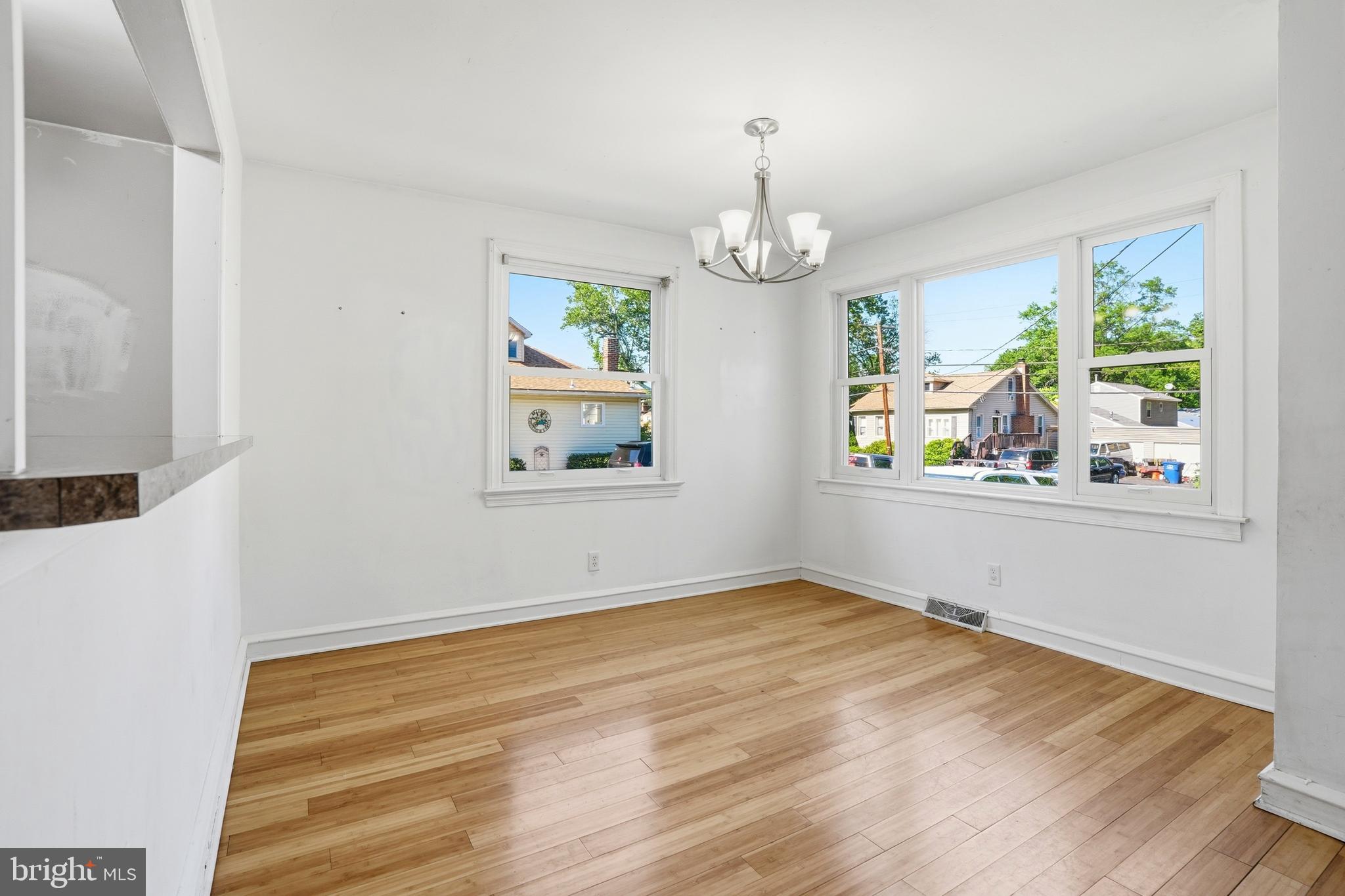 314 South Lippincott Avenue Maple Shade, NJ 08052 - Photo 8 of 33