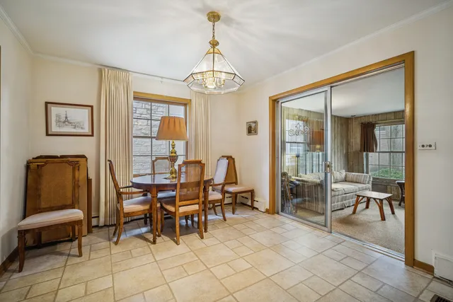 a view of a livingroom with furniture