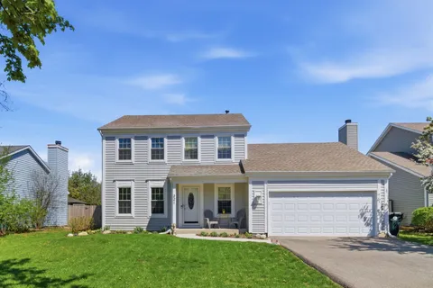 $450,000 | 221 Stafford Drive, Mundelein, IL 60060