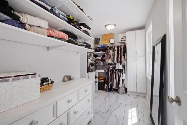 $475,000 | 221 Stafford Drive, Mundelein, IL 60060