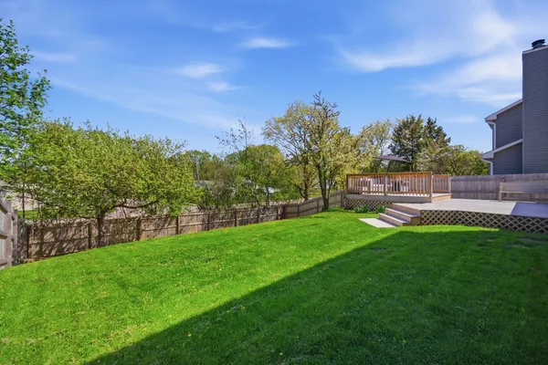 $475,000 | 221 Stafford Drive, Mundelein, IL 60060