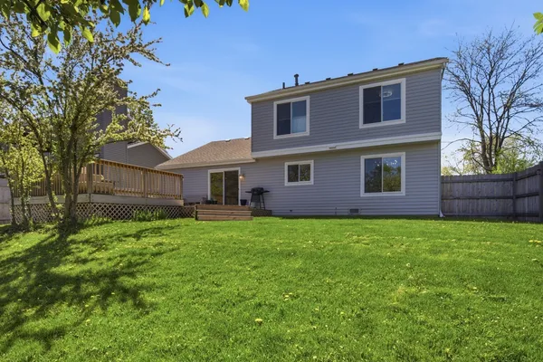 $475,000 | 221 Stafford Drive, Mundelein, IL 60060