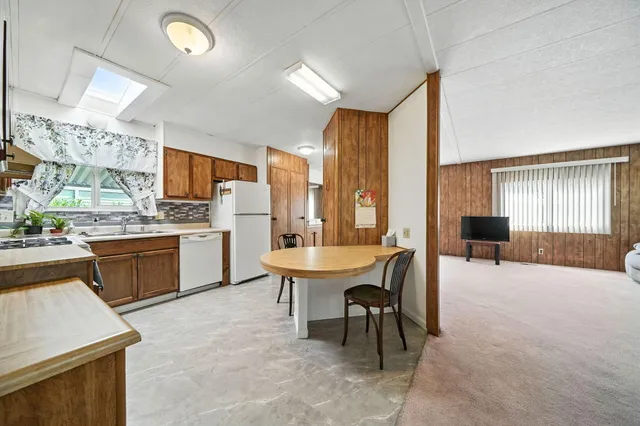 $72,500 | 3006 Joyce Drive, Unit 300, Anderson, CA 96007