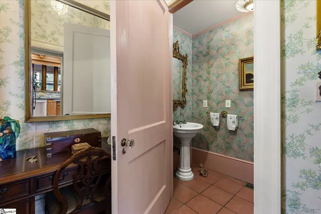 $649,000 | 780 West Main Street, Laurens, SC 29360