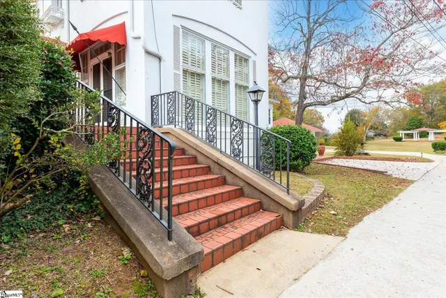 $649,000 | 780 West Main Street, Laurens, SC 29360