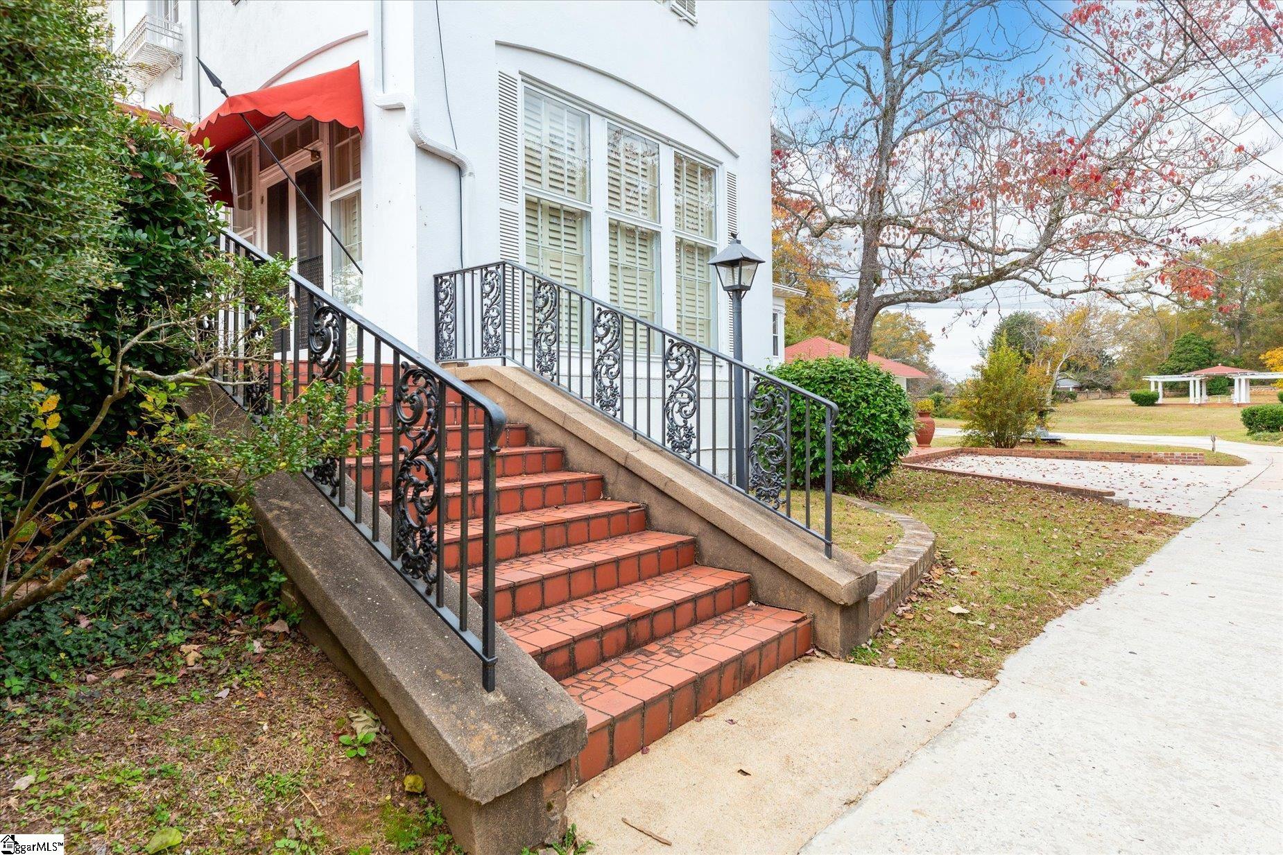 780 West Main Street Laurens, SC 29360 - Photo 5 of 50