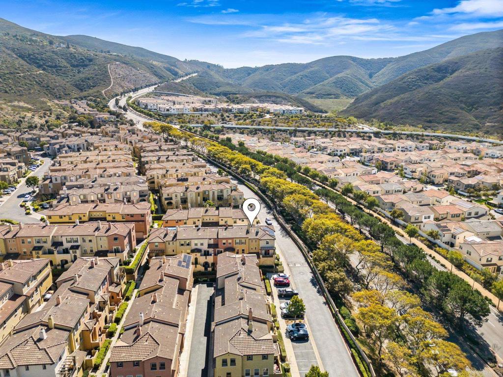 338 Kellogg Street San Marcos, CA 92078 - Photo 31 of 36 a view of a city with mountains in the background