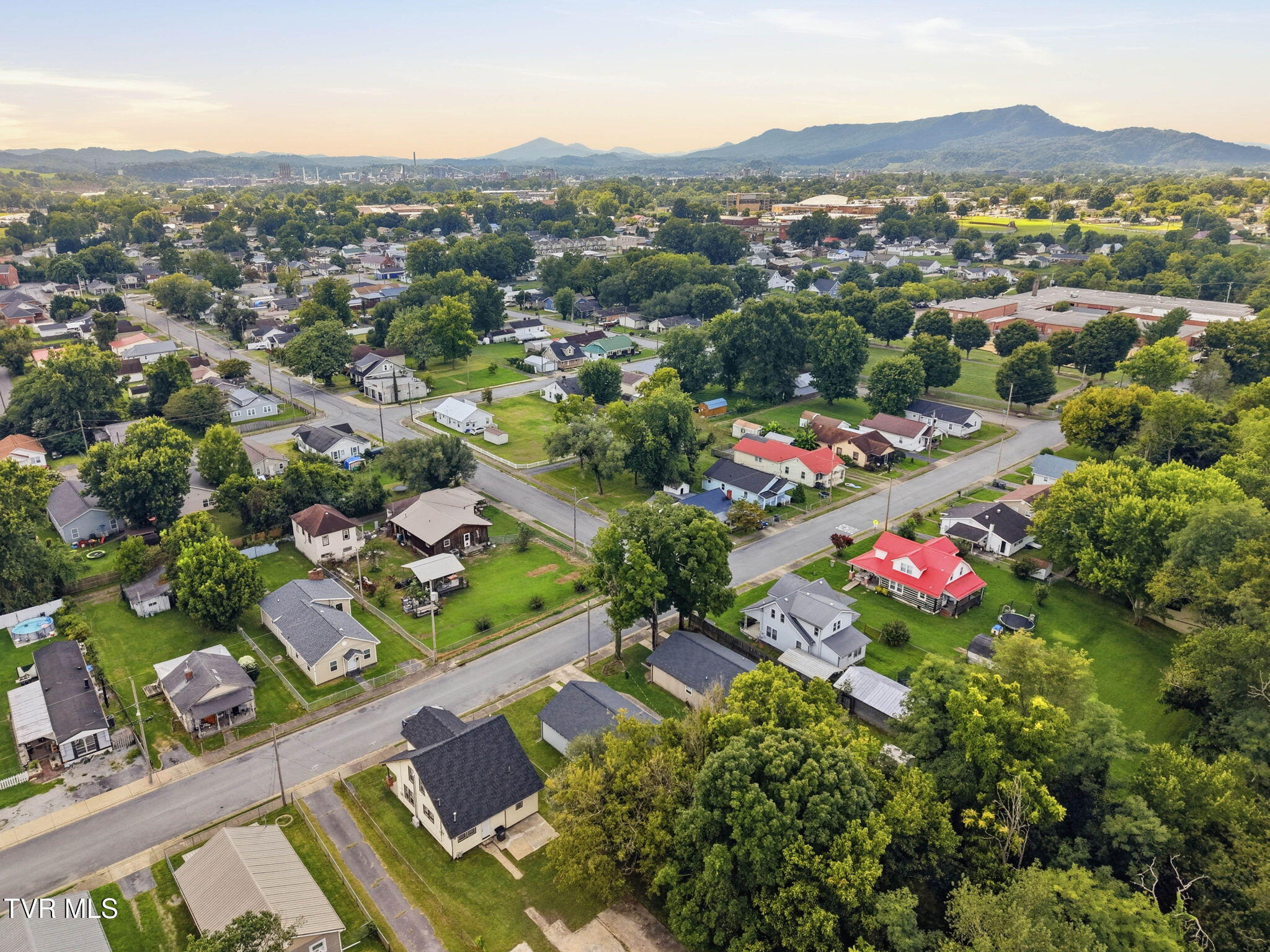 2506 Overlook Road Kingsport, TN 37664 - Photo 16 of 17 Mountains