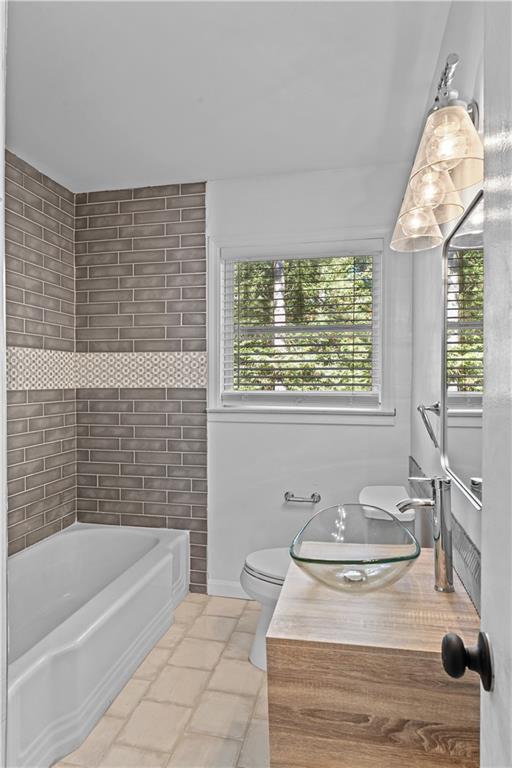 2150 Azalea Circle Decatur, GA 30033 - Photo 10 of 24