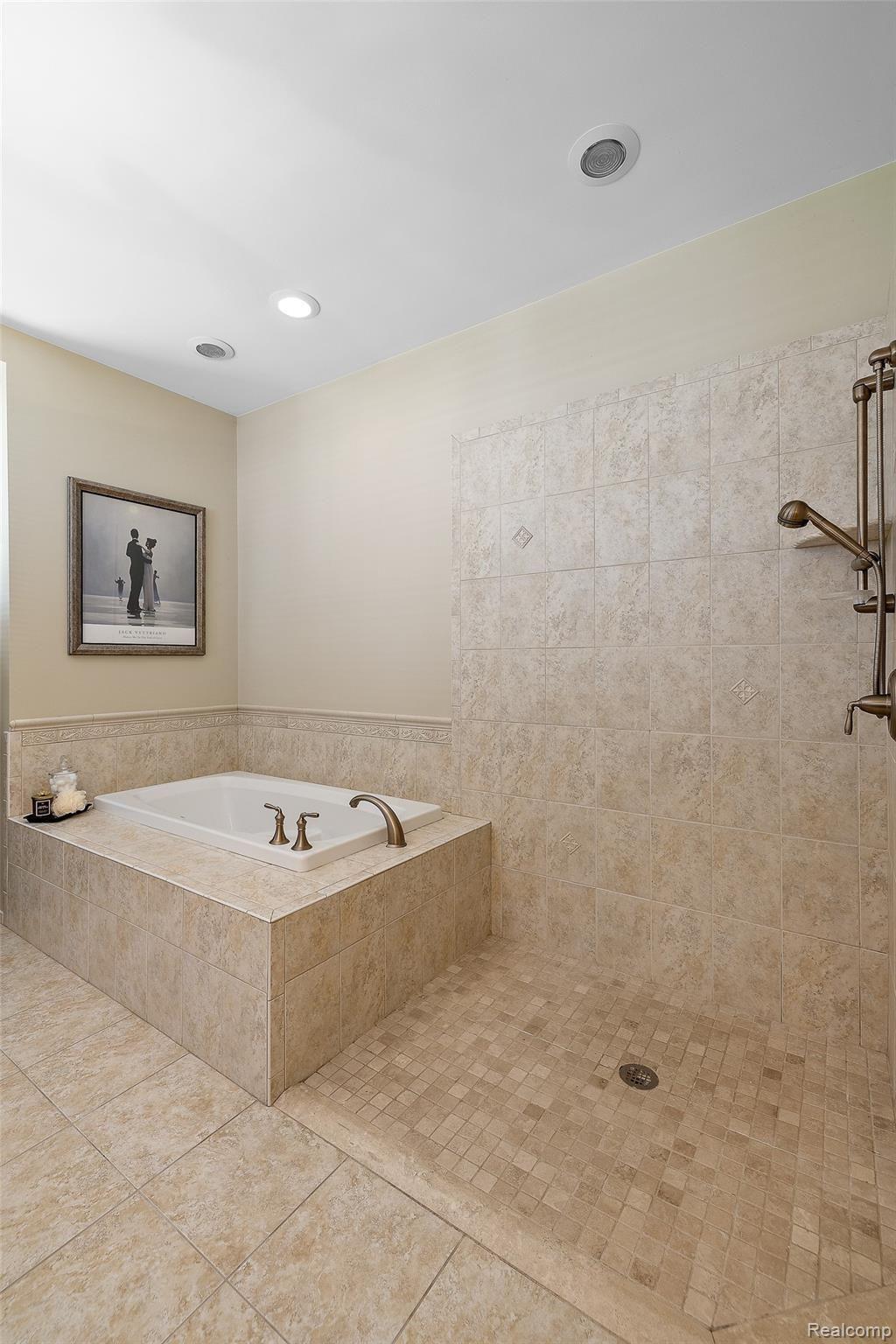 523 Trinway Road Troy, MI 48085 - Photo 22 of 55 523 Trinway-58.jpg