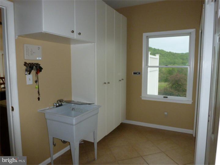 123 Longfields Way Downingtown, PA 19335 - Photo 8 of 25 Mud Room