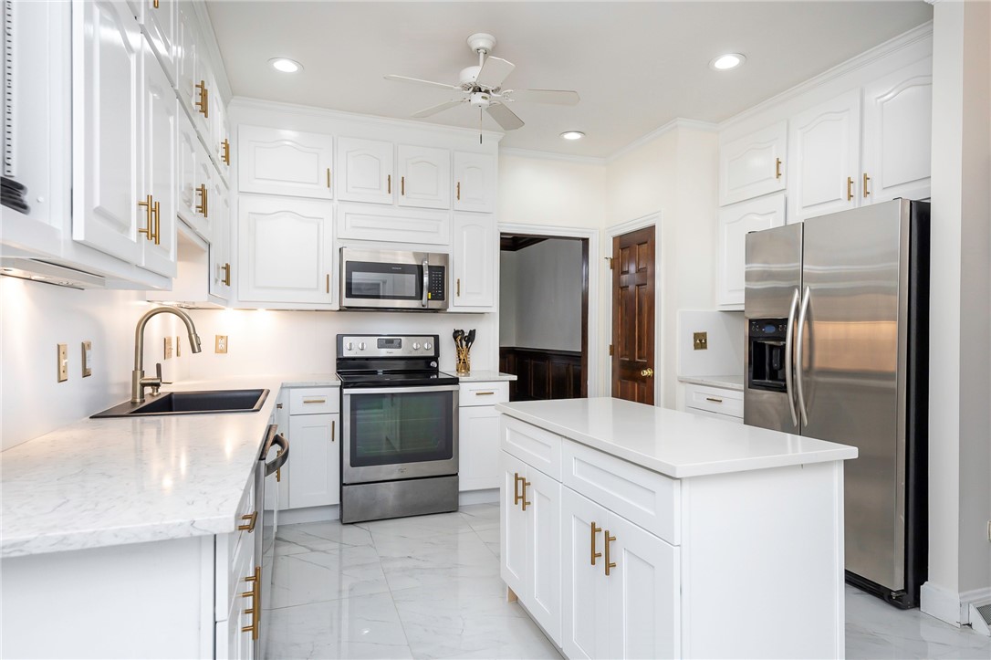 225 Pine Ridge Drive Easley, SC 29642 - Photo 12 of 36 Gallery Image 12