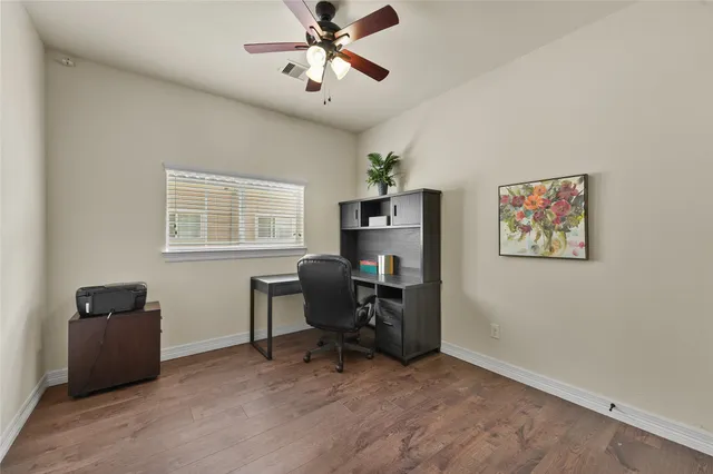 $345,000 | 26 West Oaks Drive, Houston, TX 77058