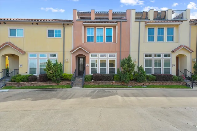 $345,000 | 26 West Oaks Drive, Houston, TX 77058
