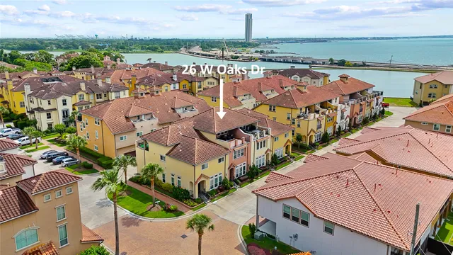 $345,000 | 26 West Oaks Drive, Houston, TX 77058