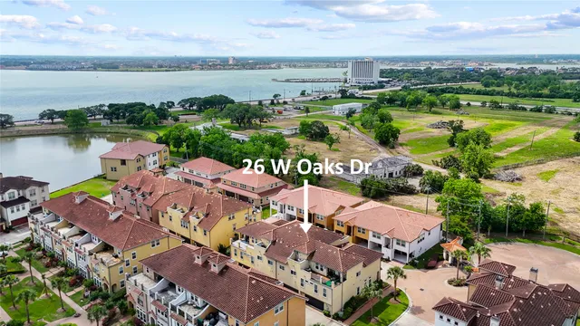 $345,000 | 26 West Oaks Drive, Houston, TX 77058