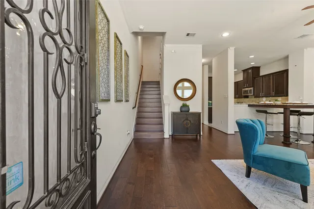 $345,000 | 26 West Oaks Drive, Houston, TX 77058