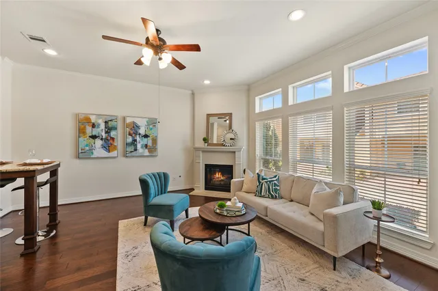 $345,000 | 26 West Oaks Drive, Houston, TX 77058