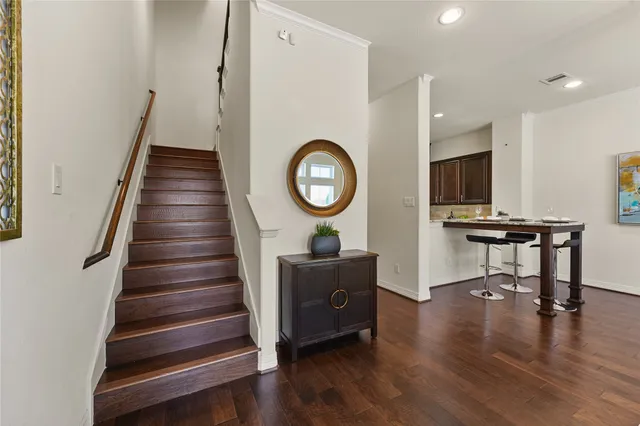 $345,000 | 26 West Oaks Drive, Houston, TX 77058