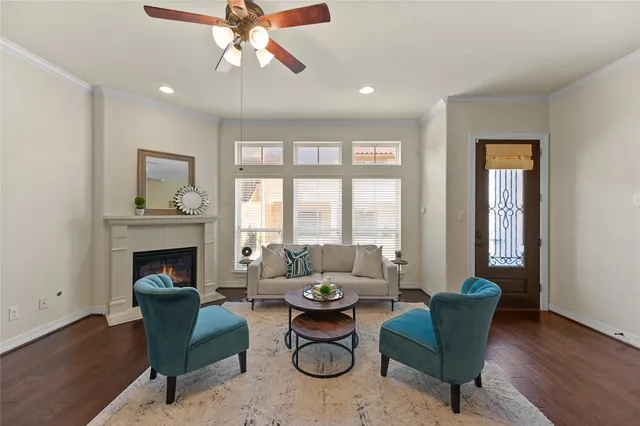 $345,000 | 26 West Oaks Drive, Houston, TX 77058