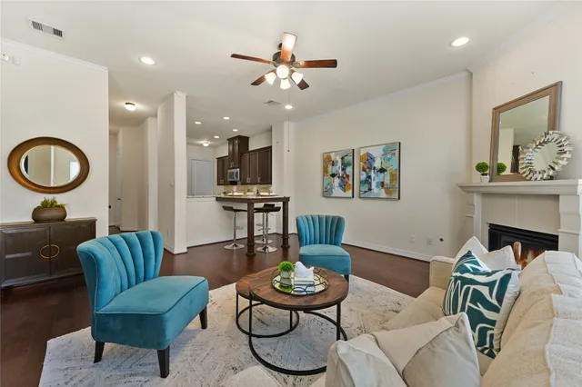 $345,000 | 26 West Oaks Drive, Houston, TX 77058