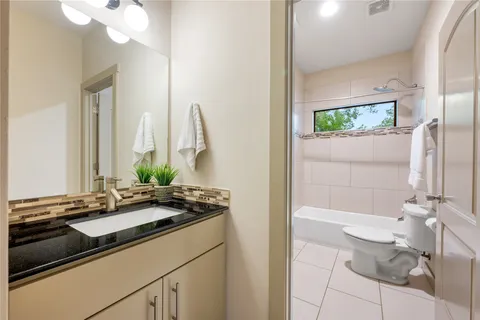 $949,000 | 2512 East 2nd Street, Austin, TX 78702