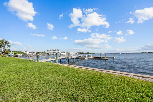 $2,750 | 311 East Ocean Avenue, Unit 108, Lantana, FL 33462