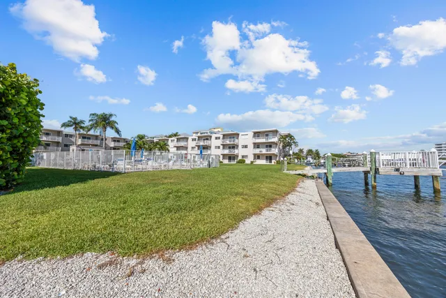 $2,750 | 311 East Ocean Avenue, Unit 108, Lantana, FL 33462