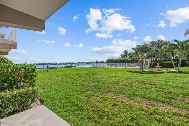 $2,750 | 311 East Ocean Avenue, Unit 108, Lantana, FL 33462