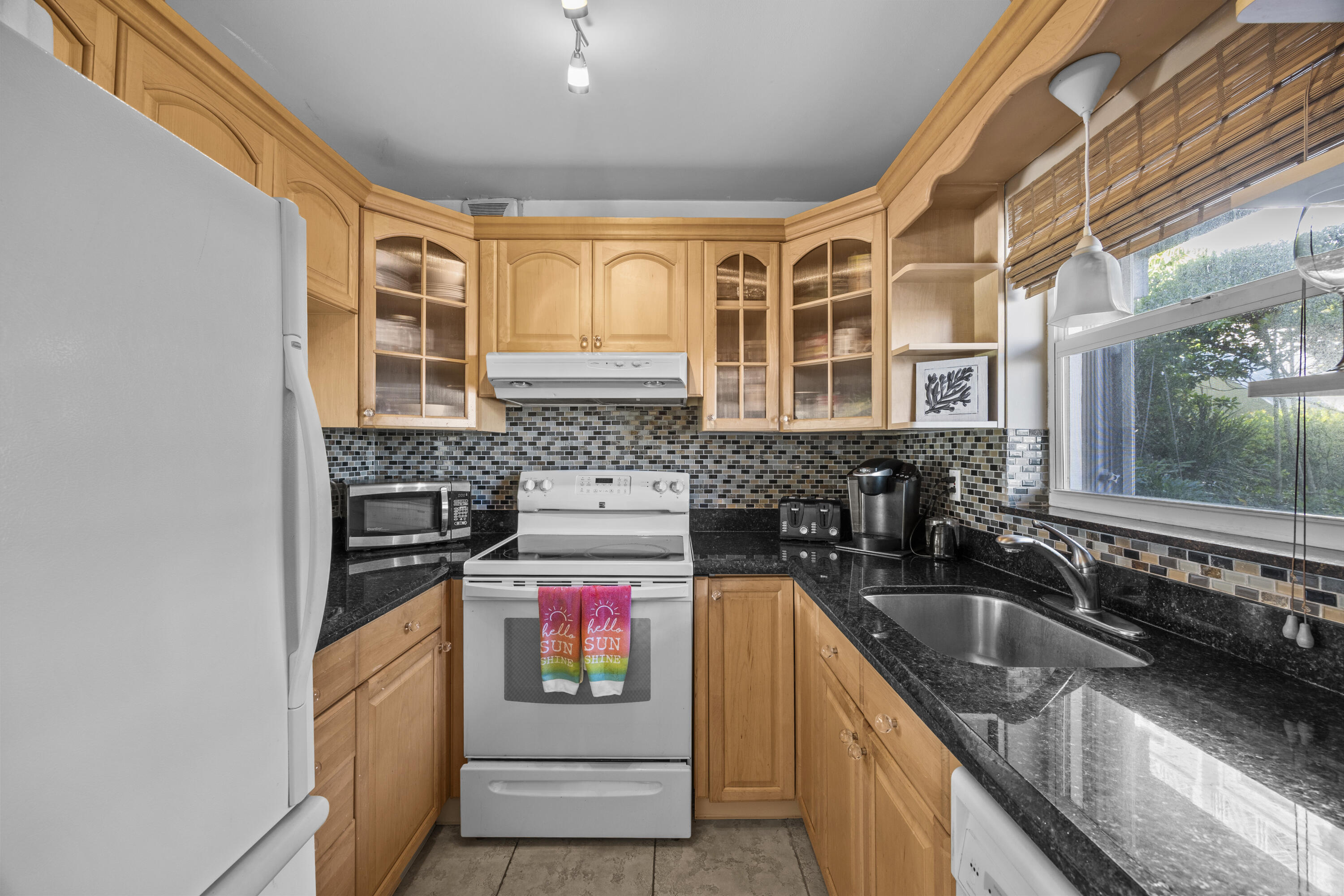 311 East Ocean Avenue, Unit 108 Lantana, FL 33462 - Photo 2 of 21 366A3188-9