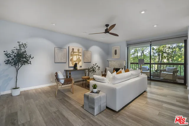 $1,190,000 | 4477 Wilshire Boulevard, Unit 203, Los Angeles, CA 90010