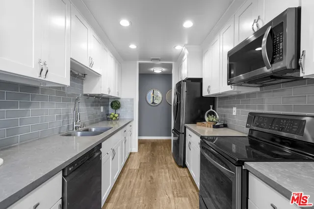 $1,190,000 | 4477 Wilshire Boulevard, Unit 203, Los Angeles, CA 90010