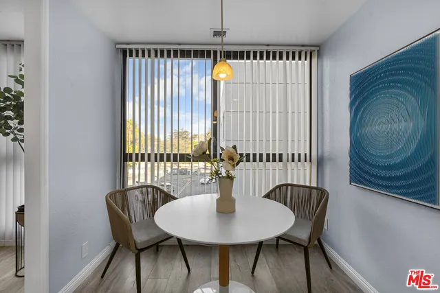 $1,190,000 | 4477 Wilshire Boulevard, Unit 203, Los Angeles, CA 90010