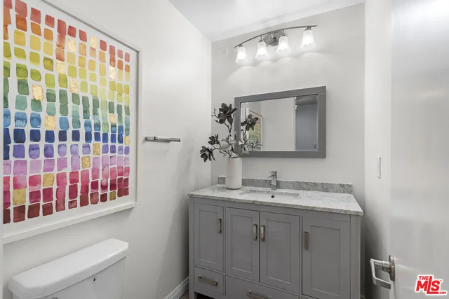 $1,190,000 | 4477 Wilshire Boulevard, Unit 203, Los Angeles, CA 90010