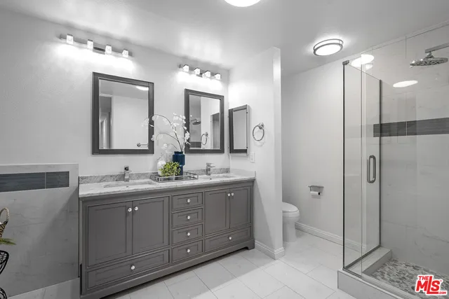 $1,190,000 | 4477 Wilshire Boulevard, Unit 203, Los Angeles, CA 90010